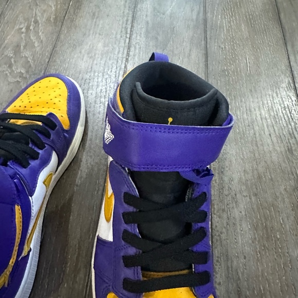 Jordon 1 High Fly Ease Shoes - Picture 13 of 16